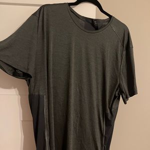 Men’s lululemon shirt. Size XXL. NWT